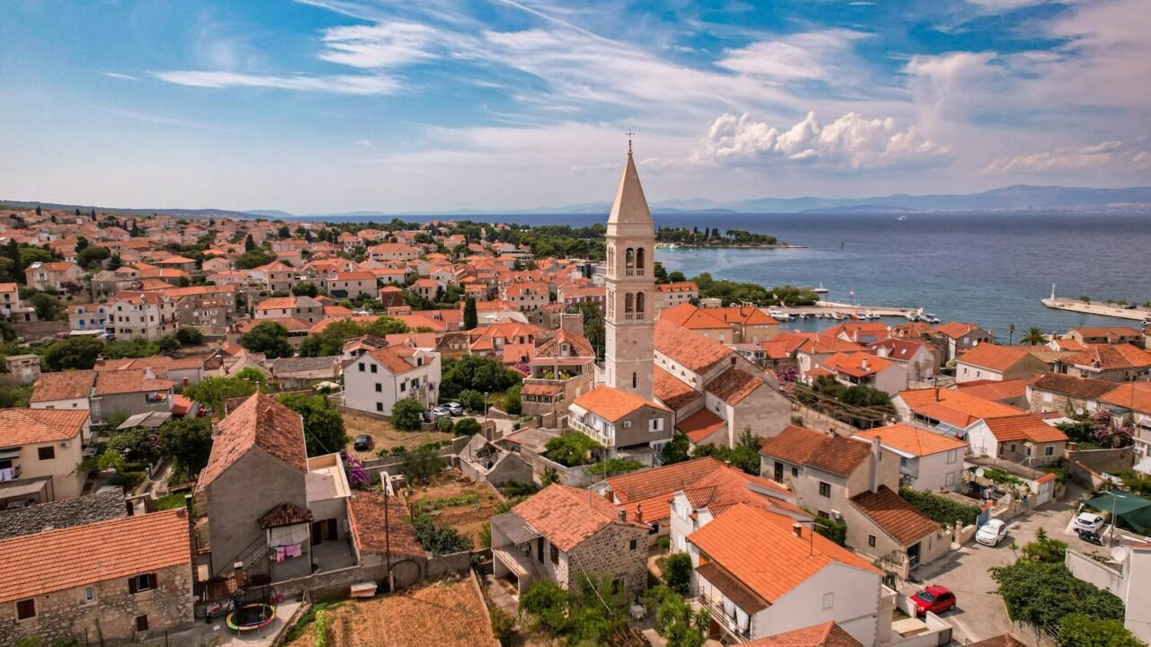 The town of kastela is located on the coast of croatia